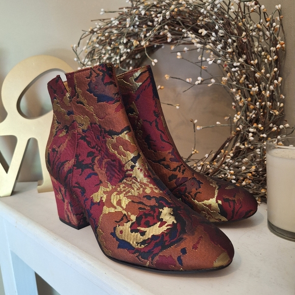 🥰NEW Franco Sarto Olympia tapestry textured floral block heel boot 7.5 - Picture 8 of 15